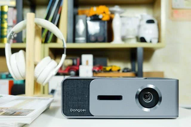 智能投影儀產(chǎn)品設(shè)計,如何在市場海洋中占據(jù)一席之地。